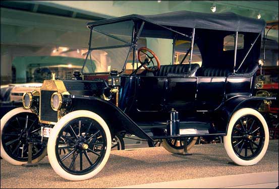 Automobile with One-man Canopy Top