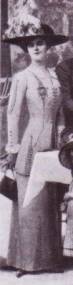 1910s Gloves and Handbag