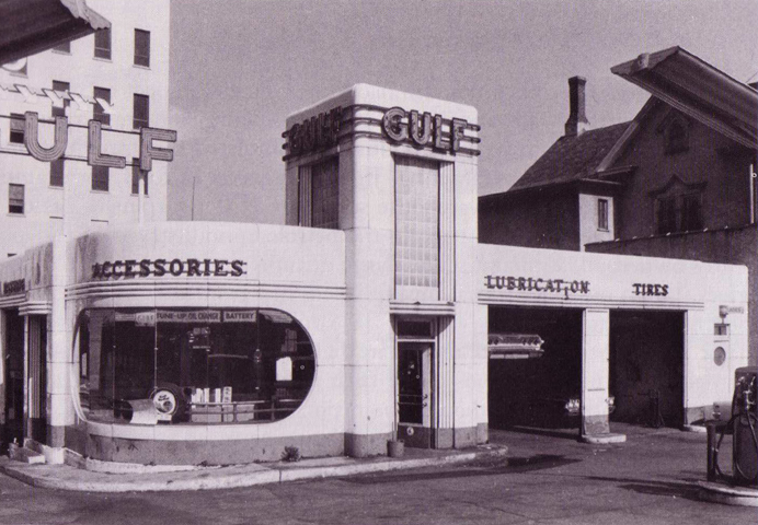Streamline Moderne Station