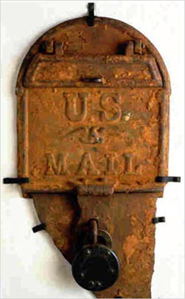 Orr and Painter Mailbox