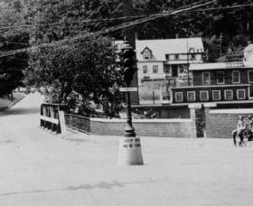 Traffic Signal in Intersection