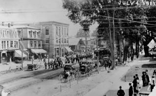 1913 Street Scene